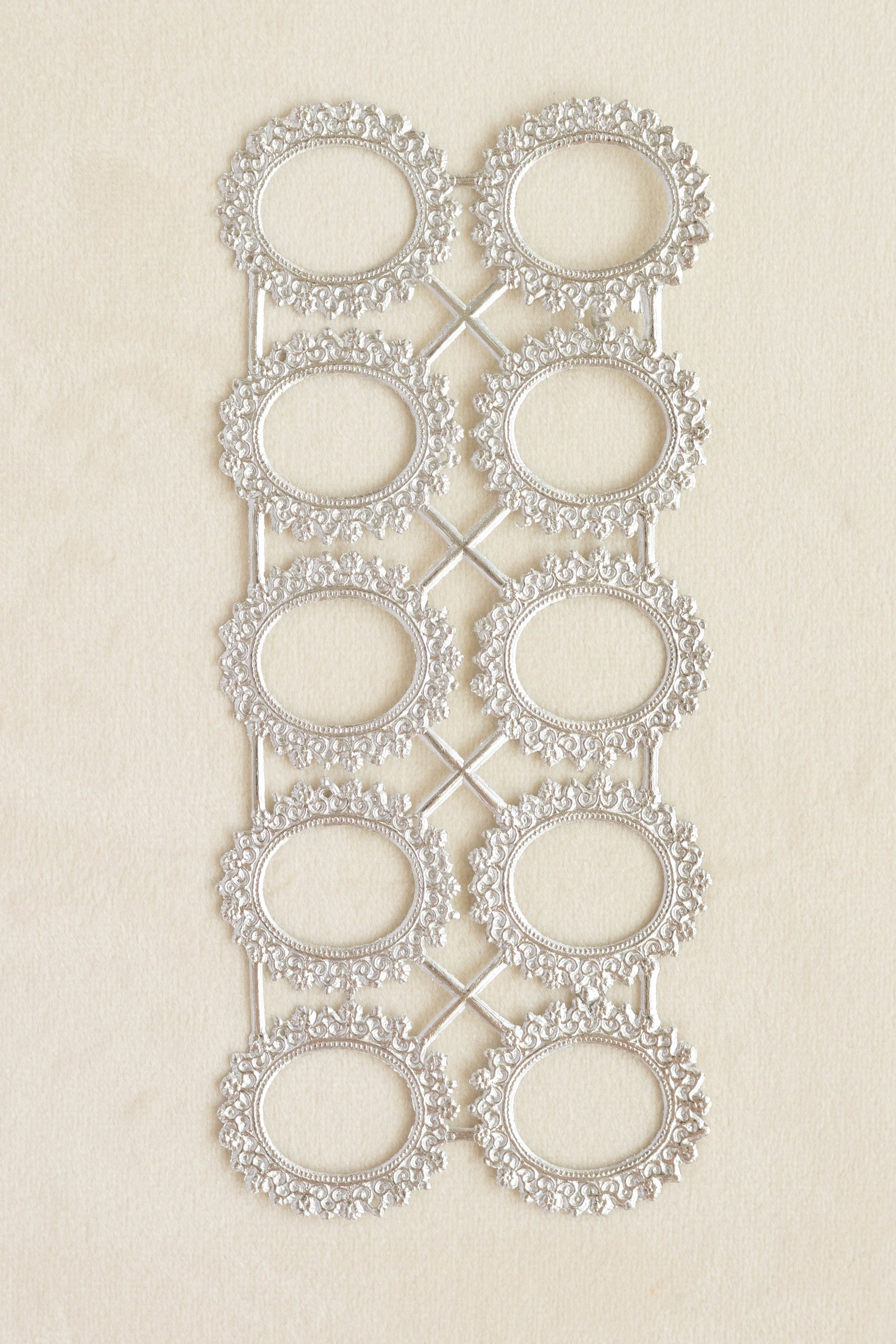 Oval Frame
