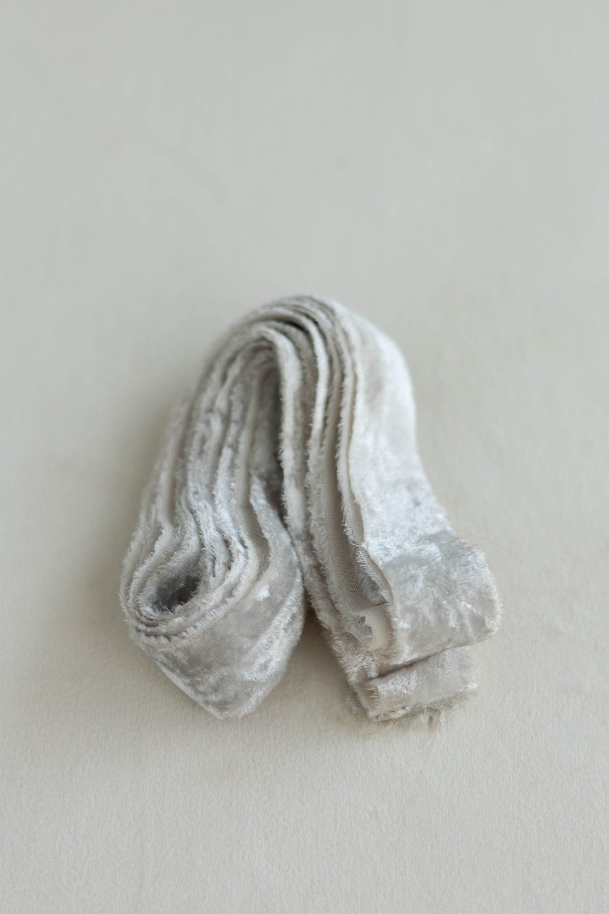 Velvet Silk Ribbon：Pale Silver