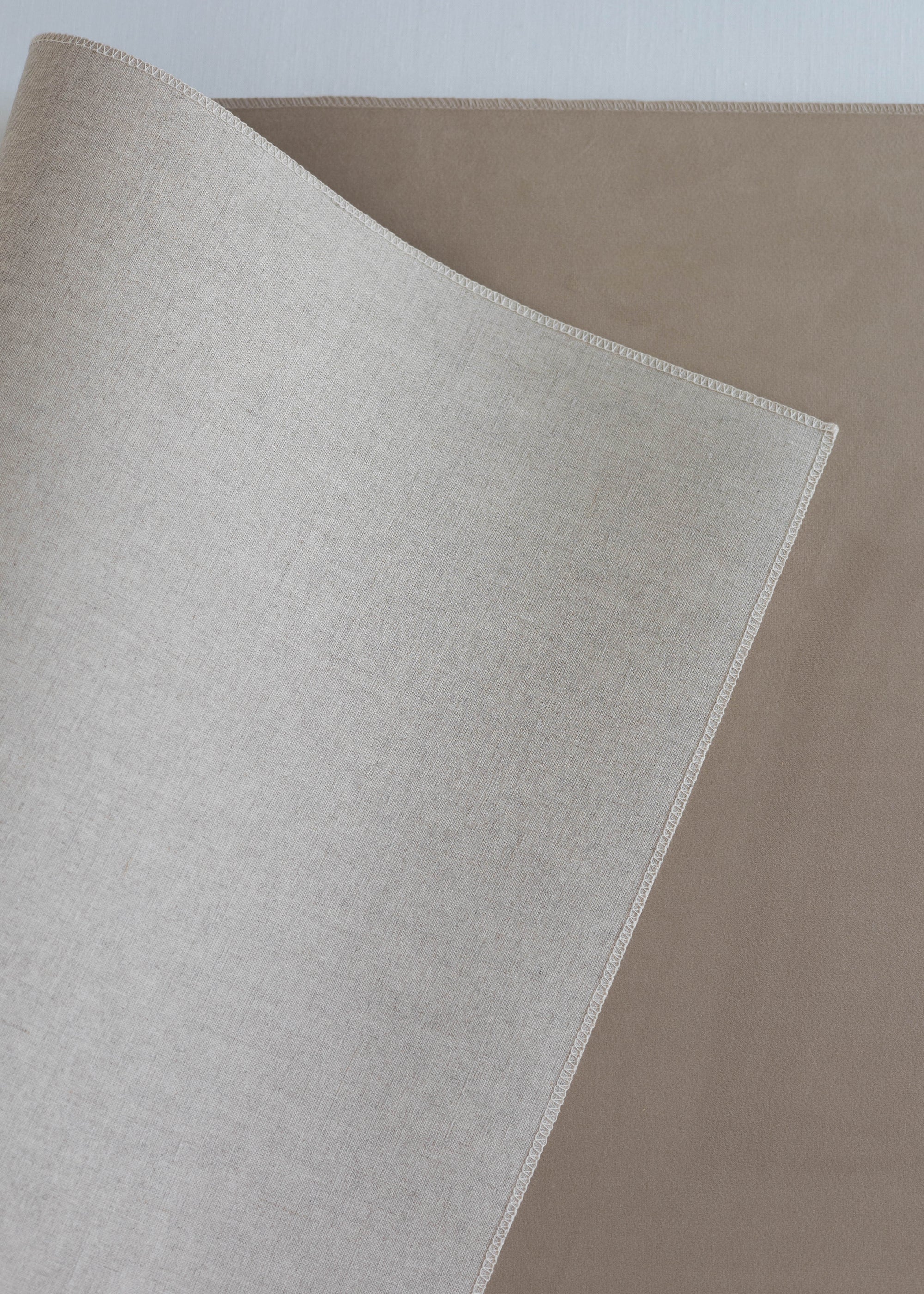 Double Sided Rollable Styling Surface  / Linen (Flax) x Velvet (Warm Beige)