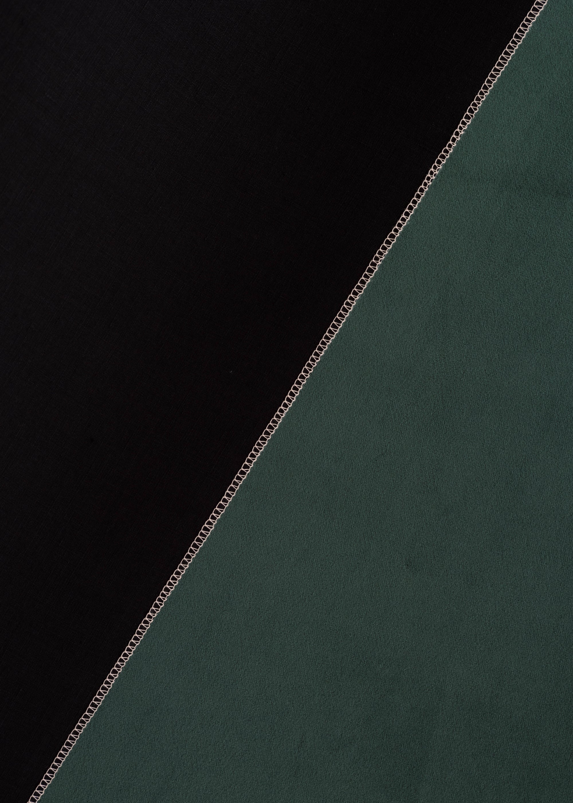 Double Sided Rollable Styling Surface  / Linen (Black) x Velvet (Dark Green)