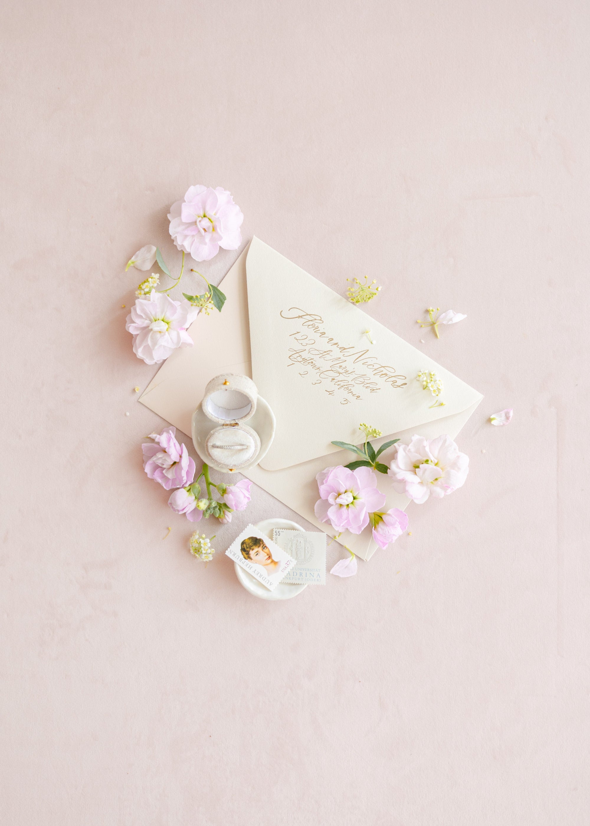 Julia Moli Petite Flatlay Plate Set