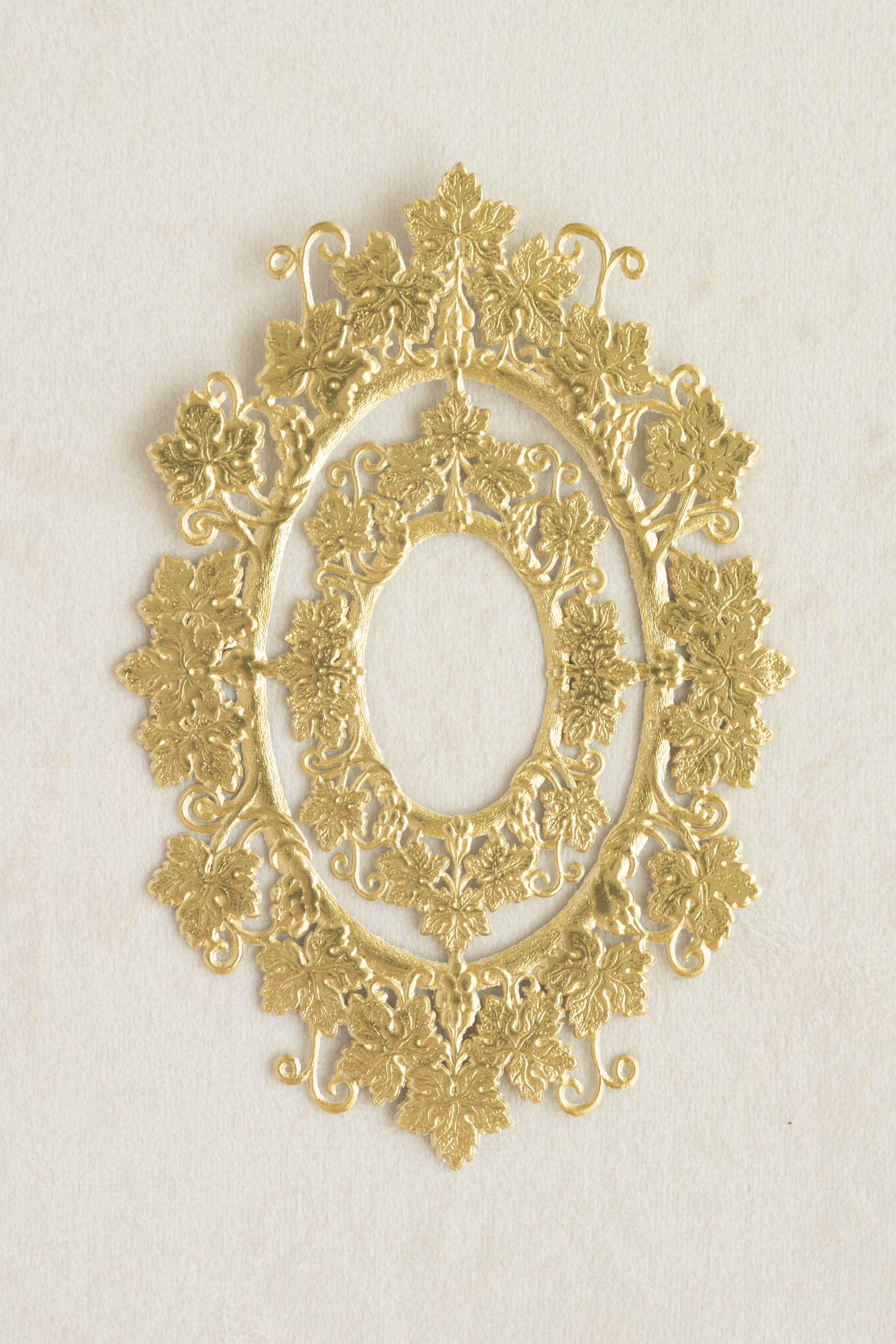 Oval Grapevine Frames