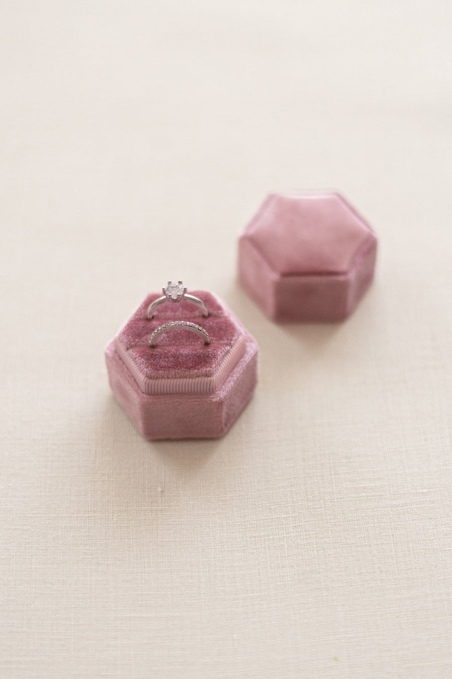 Velvet Ring Box(Double Hexagon) ：Candy Pink